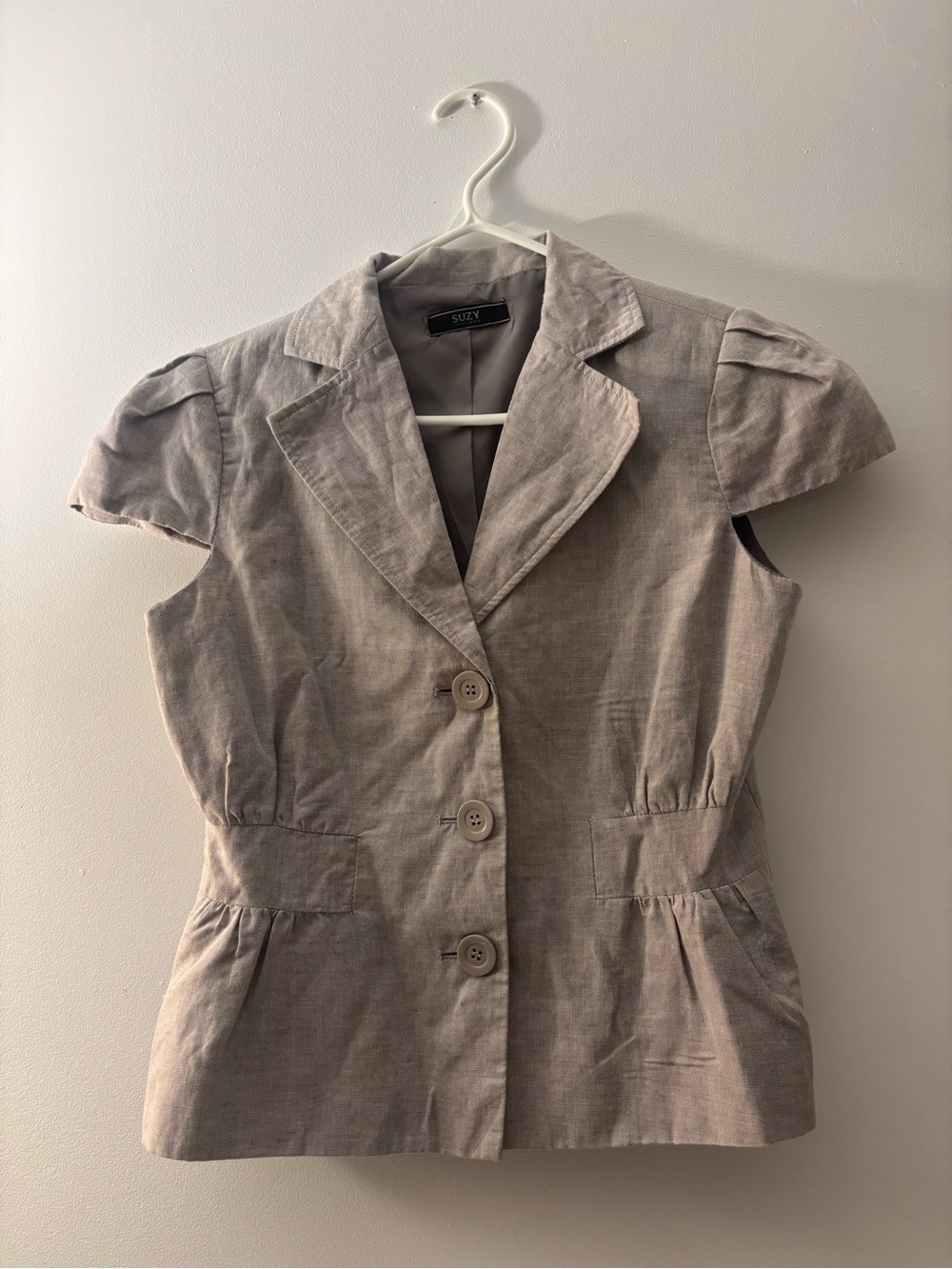 Suzy Shier Taupe Short-Sleeve Tailored Blazer